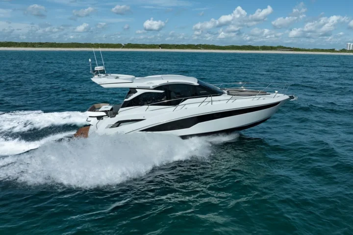 Listing Highlight: 44′ Galeon 425 HTS 2022