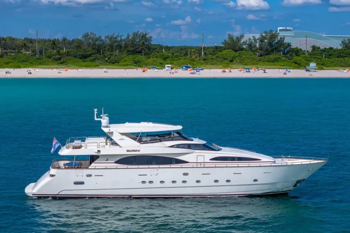 Listing Highlight: 100′ Azimut 2000